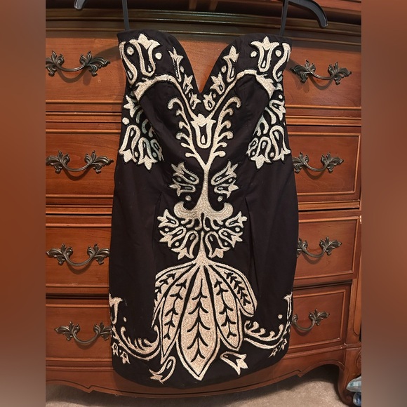 French connection Strapless black and cream/tan beaded dress size 4 - Picture 1 of 14